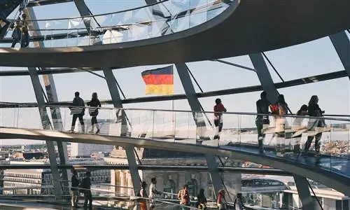 Правительство Германии выделяет 1 млрд евро на искусство в рамках пакета мер по борьбе с пандемией стоимостью 130 млрд евро