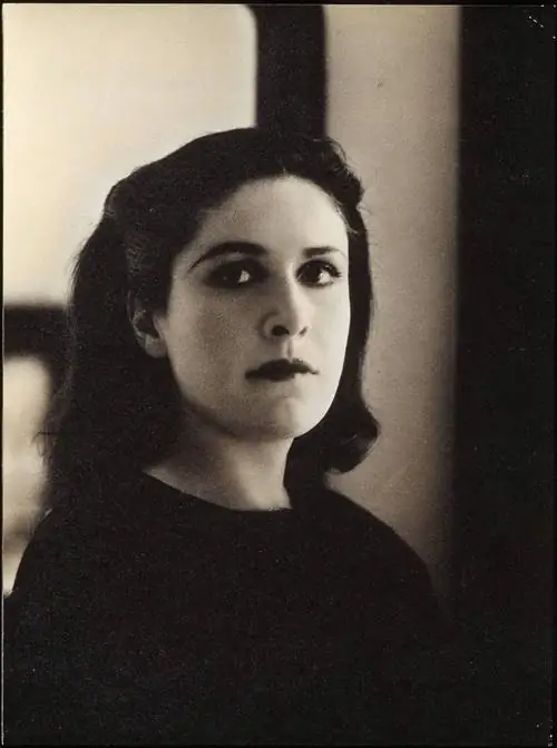 А А