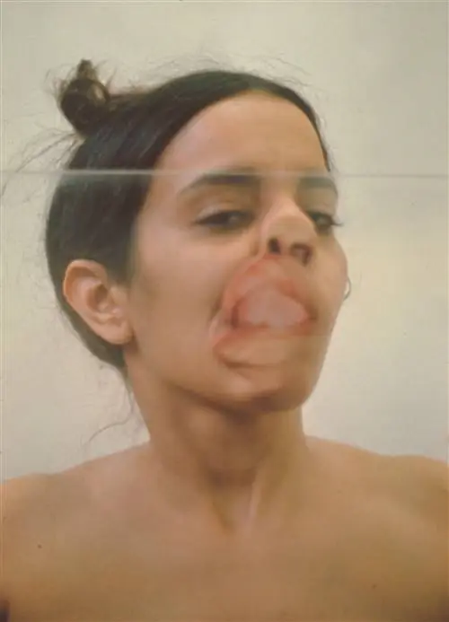 Без названия Аны Мендьеты (Стекло на отпечатках тела) (1972). Без названия Аны Мендьеты (Стекло на отпечатках тела) (1972).