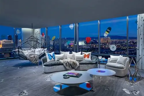Гостиная в Empathy Suite Дэмиена Херста Гостиная в Empathy Suite Дэмиена Херста