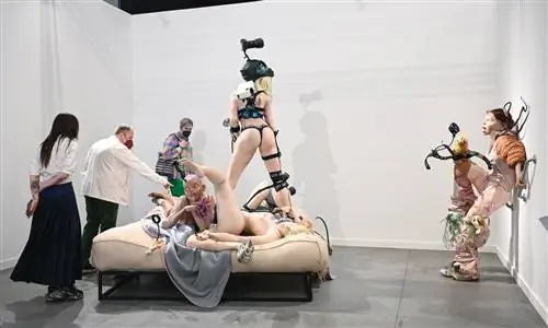Frieze New York Diary: киборгическая вакханалия, разумный самоуправляемый автомобиль и торговый автомат Gagosian
