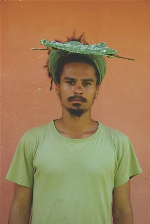 Пауло Назарет, Sem título (Без названия), из Objeto para tampar o Sol de seus olhos, 2010 г. Пауло Назарет, Sem título (Без названия), из Objeto para tampar o Sol de seus olhos, 2010 г.