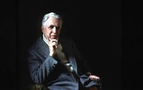 Покойный художник Клиффорд Стилл стал героем нового фильма Lifeline/Clyfford Still, снятого коллекционером из Майами Деннисом Шоллем. Покойный художник Клиффорд Стилл стал героем нового фильма Lifeline/Clyfford Still, снятого коллекционером из Майами Деннисом Шоллем.