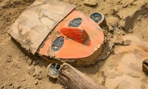 В Перу обнаружена древняя скульптура, предположительно связанная с ритуальным человеческим жертвоприношением