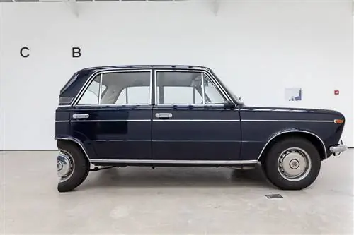 Fiat 125 Special Саймона Старлинга, 1968 г. / Вид в разрезе (передняя часть, 2019 г.) Fiat 125 Special Саймона Старлинга, 1968 г. / Вид в разрезе (передняя часть, 2019 г.)