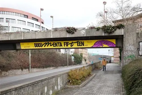 В настоящее время открытие Documenta 15 запланировано на июнь 2022 года. В настоящее время открытие Documenta 15 запланировано на июнь 2022 года.