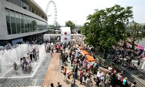 Лондонский Southbank Center может оставаться закрытым до апреля следующего года из-за серьезного финансового давления