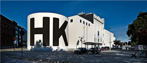 Музей van Hedendaagse Kunst в Антверпене вновь откроется в следующем месяце. Музей van Hedendaagse Kunst в Антверпене вновь откроется в следующем месяце.