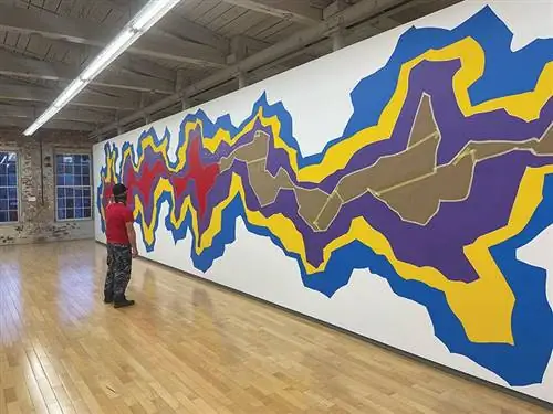 Настенный рисунок Сола Левитта 958 (Splat) в Массачусетском музее современного искусства. Работа является частью выставки из 105 крупномасштабных рисунков художника, которая открылась в 2008 году и продлится до 2043 года. Настенный рисунок Сола Левитта 958 (Splat) в Массачусетском музее современного искусства. Работа является частью выставки из 105 крупномасштабных рисунков художника, которая открылась в 2008 году и продлится до 2043 года.