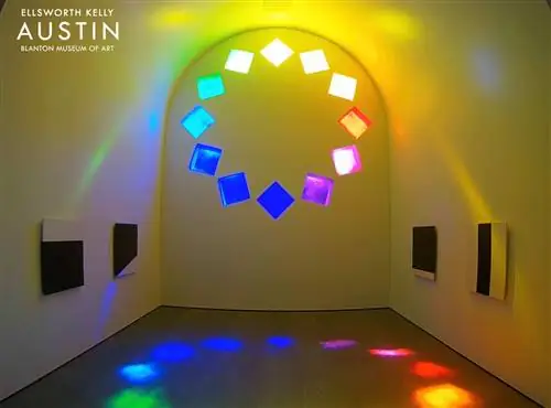 Скриншот Tumbling Squares, изображение, снятое веб-камерой в Остине Эллсворта Келли в Художественном музее Блантона в Художественном музее Блантона Техасского университета. Скриншот Tumbling Squares, изображение, снятое веб-камерой в Остине Эллсворта Келли в Художественном музее Блантона в Художественном музее Блантона Техасского университета.