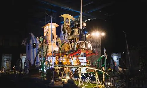 Гигантские машинные скульптуры дизайнера Chitty Chitty Bang Bang выставлены на аукцион