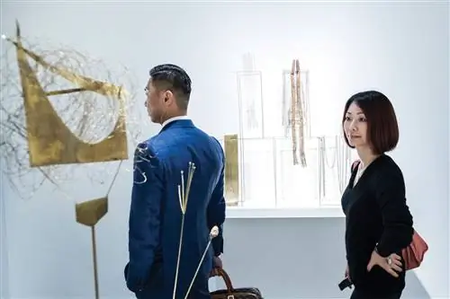 Фаусто Мелотти на выставке с галереей Mazzoleni в Art Basel в Гонконге в 2018 году. Фаусто Мелотти на выставке с галереей Mazzoleni в Art Basel в Гонконге в 2018 году.