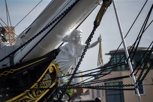 Готовая носовая фигура была установлена на Cutty Sark в прошлом месяце. Готовая носовая фигура была установлена на Cutty Sark в прошлом месяце.