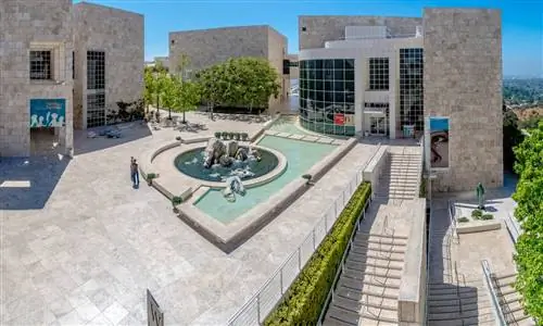«Это бомба замедленного действия»: пенсионеры критикуют решение Getty Trust о прекращении их пенсионного плана