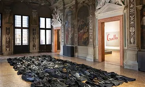 Arte Povera в Prada: первое крупное исследование Янниса Кунеллиса после его смерти открывается в Венеции