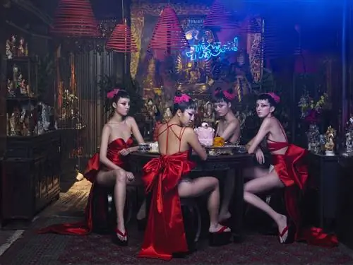Wing Shya’s Feast (Гонконг, 2013) Художник. Wing Shya’s Feast (Гонконг, 2013) Художник.