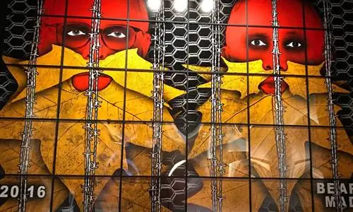 Гости Brafa Гилберт & Джордж приносит в Брюссель очень британский бренд анархии