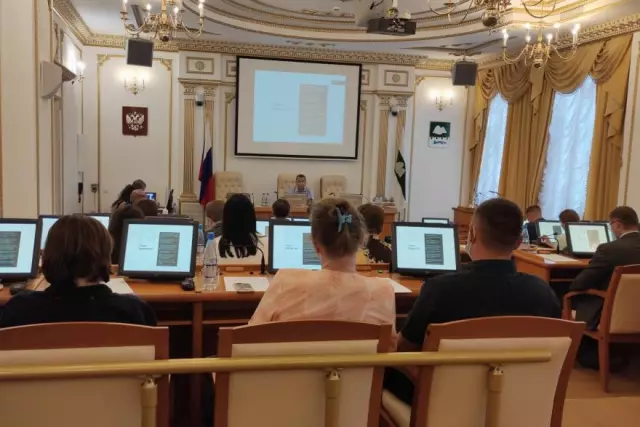Ремесленники работают творчески и работают