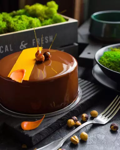 Сезонные десерты: рецепт клубники и ревеня для весны