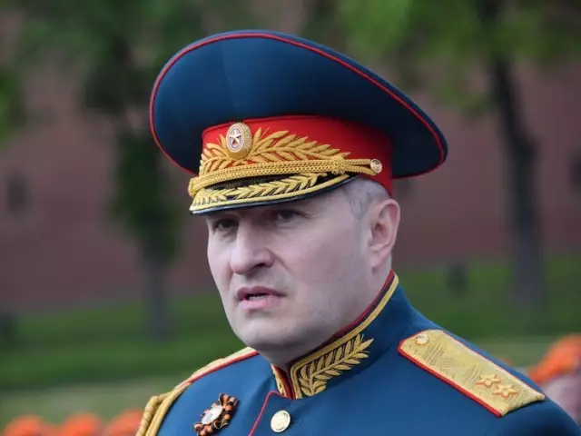 Угадывают: идеи для пожарных тортов