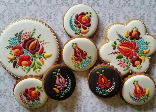 Как украсить пряники мужчин печенье, которые почти слишком мило, чтобы поесть