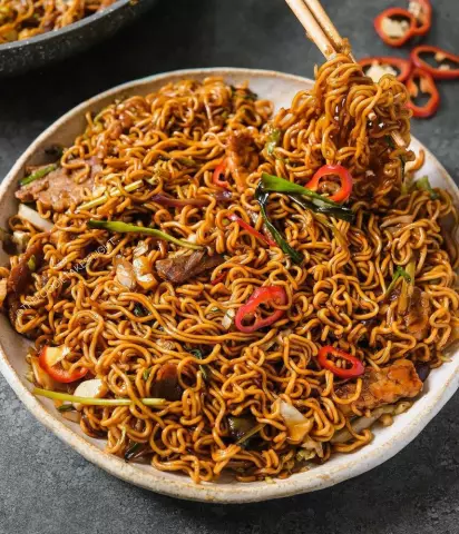 Как сделать mie goreng: вкусная индонезийская лапша