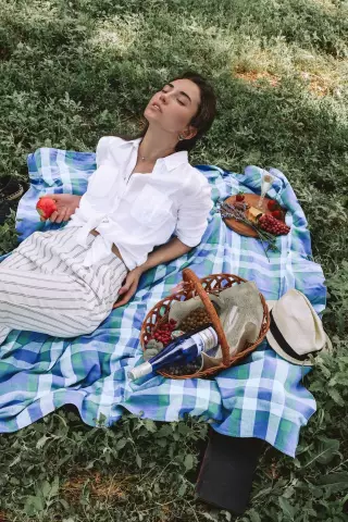 Идеи пикника в стиле potluck: принять идеальное дело конца лета