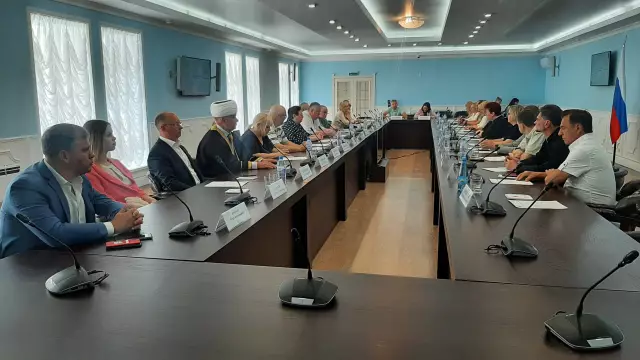 Члены ремесленников делают невероятное пожертвование в благотворительном порядке