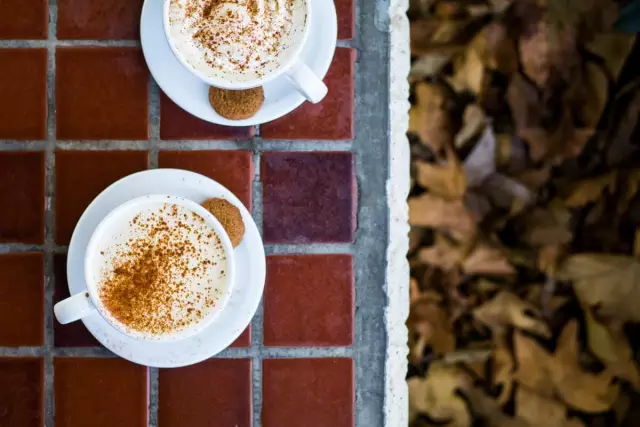 Латте с тыквенными специями официально вернулись в Starbucks на 2017 год