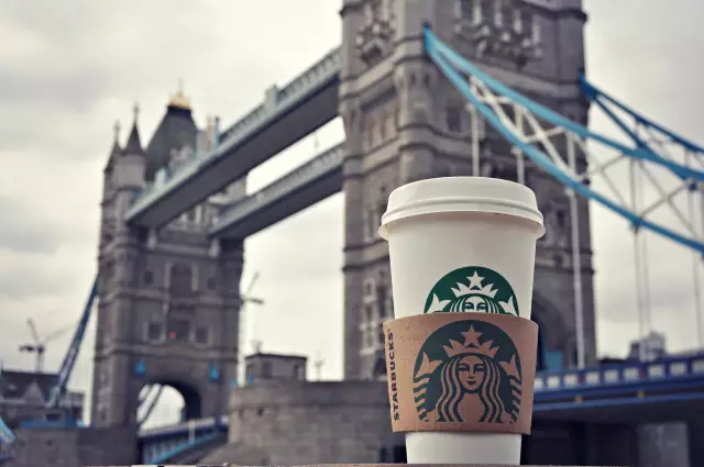 Starbucks UK только что выпустила новый латте, и мы очень ревнивы