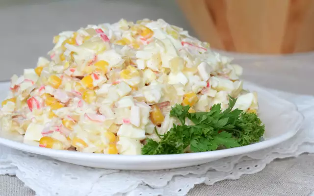 Рецепт: салат с ананасом и огурцом