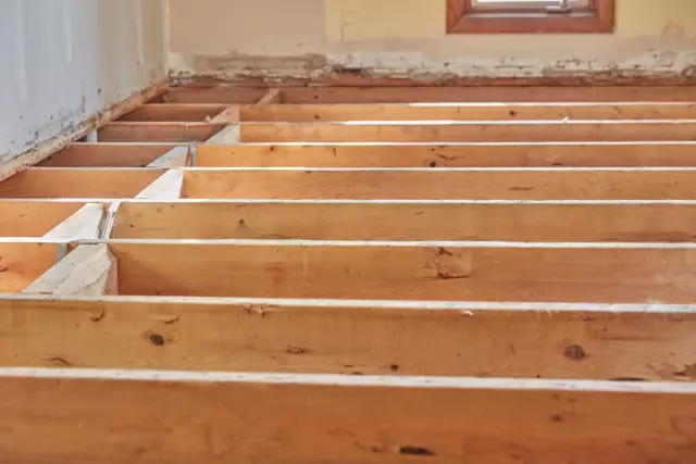 Как далеко вы можете использовать 2X10 Floor Joist?