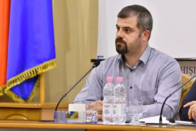 Как долго до плитки пола становятся свободными после повреждения воды?