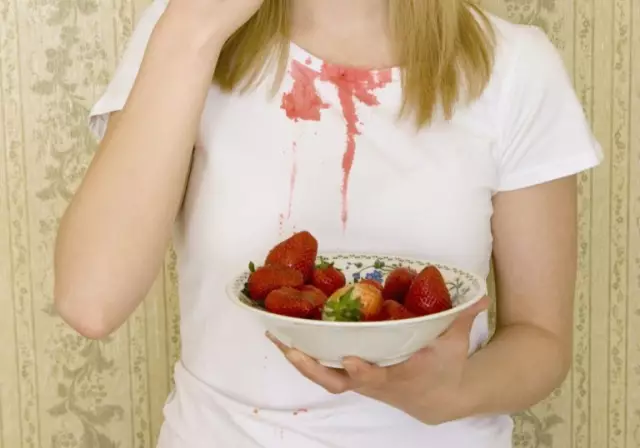 Как получить Strawberry Stains из одежды