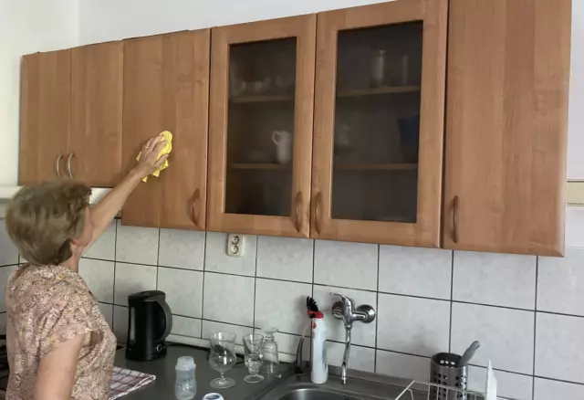 Как удалить глянцевую отделку на шкафах
