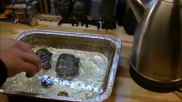 Как удалить масло из металла