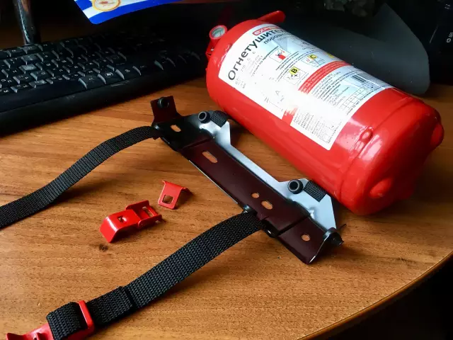 Как закрепить дверь почтового ящика