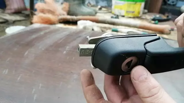 Имена частей дверной ручки и замка