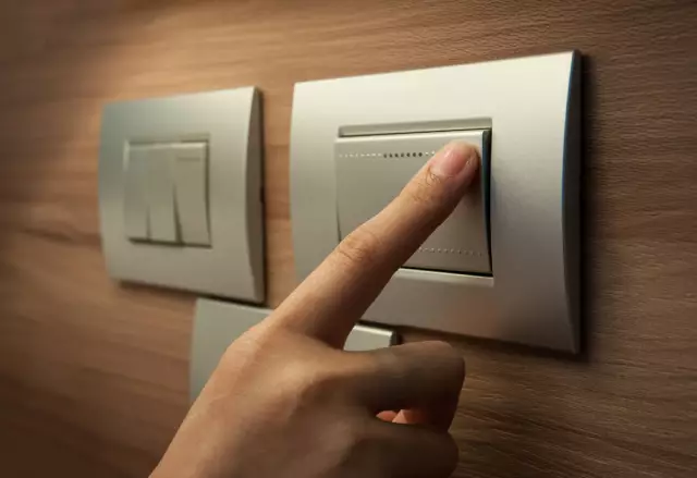 Какие автоматические выключатели совместимы с коробками выключателей GE?