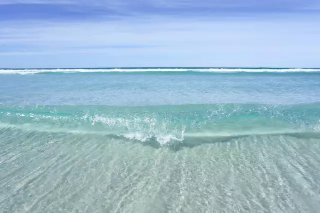 Как удалить твердую соль из смягчителя воды