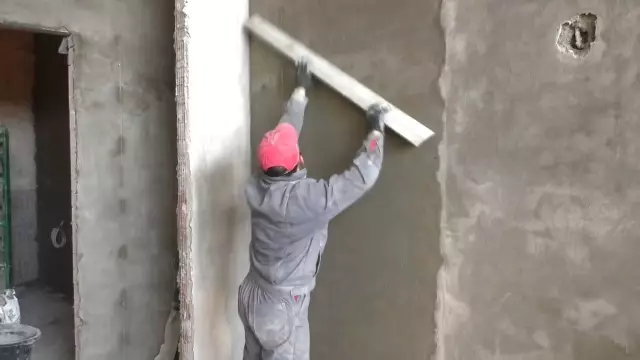 Как мочить песчаную штукатурку