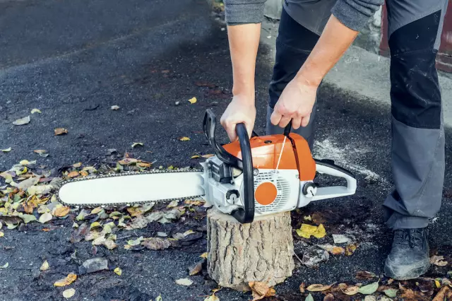 Почему моя Stihl Chainsaw трудно начать?