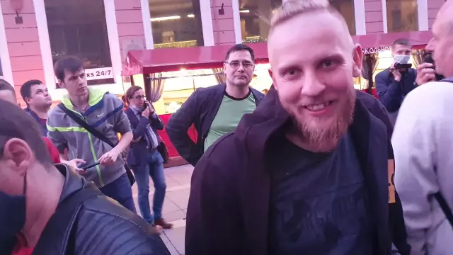 Деглоссер против. Шлифование
