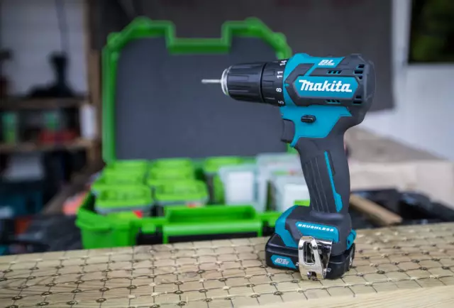 Как исправить мертвую батарею Makita
