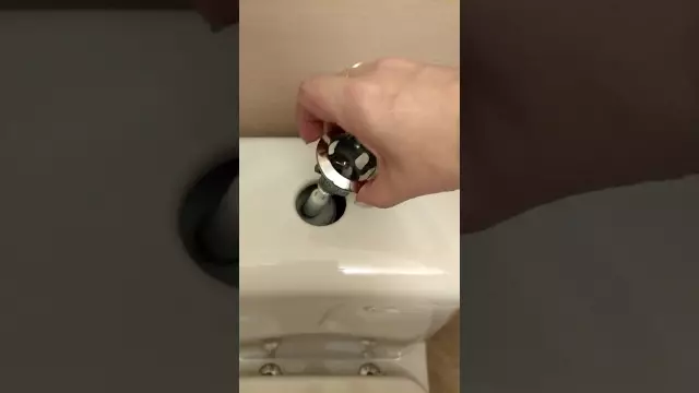 Как снять крышку с жилого водяного клапана