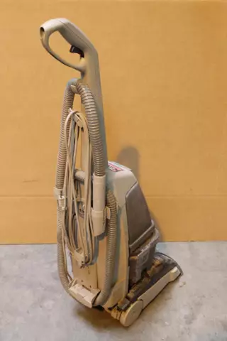 Как использовать инструмент Hoover SteamVac Spin Scrub Opholstery Tool