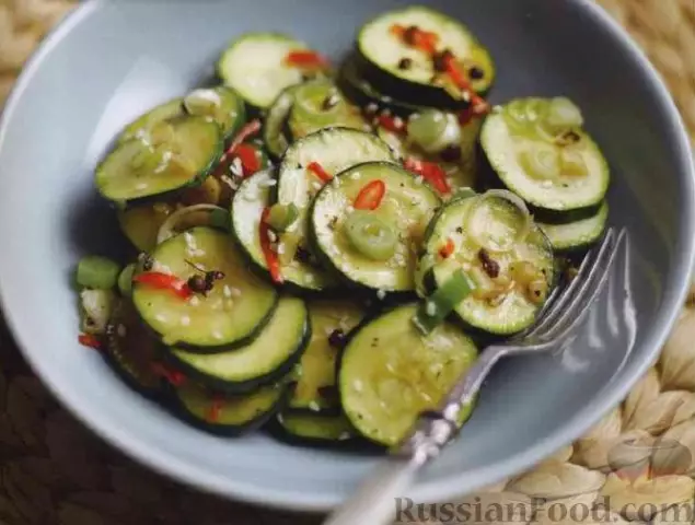Мой цуккини гниет на лозе