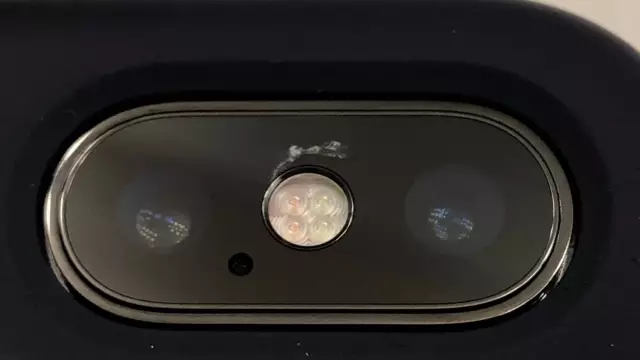 Что можно положить на потрескавшееся стекло для скрытия или смешения трещины?