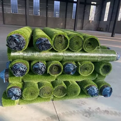 Легкие способы удалить искусственный газон из нейлоновых носков