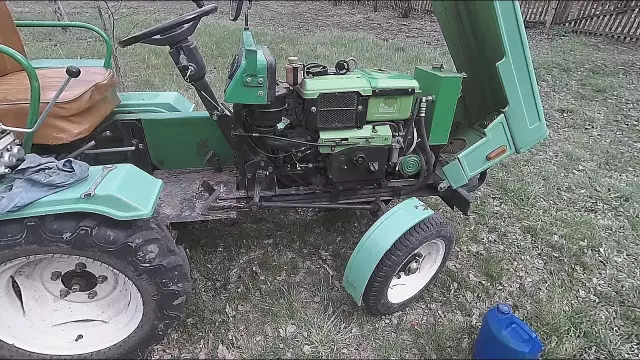 Как очистить топливную систему от дизельного двигателя John Deere